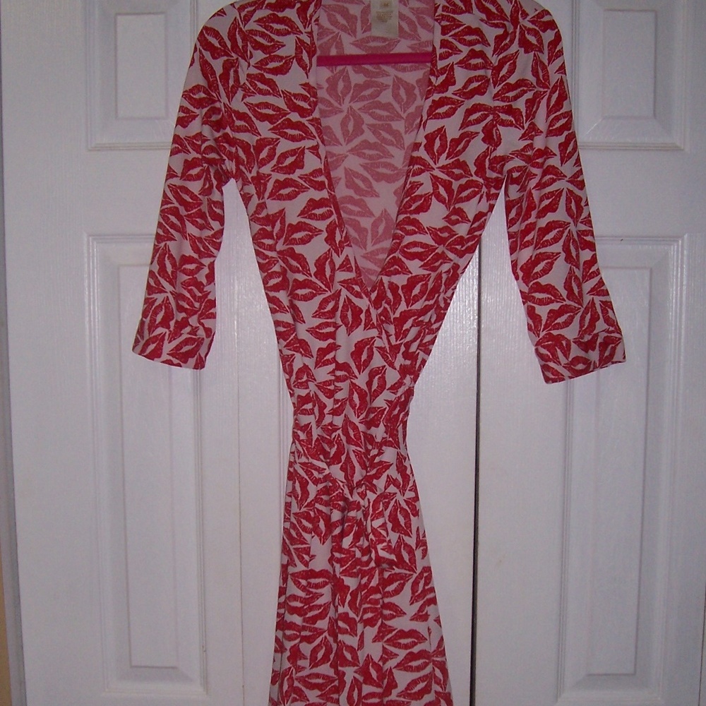 a bathrobe robe, very cute full of kisses